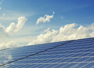Co to są źródła energii odnawialnej i nieodnawialnej Wymień przykłady?